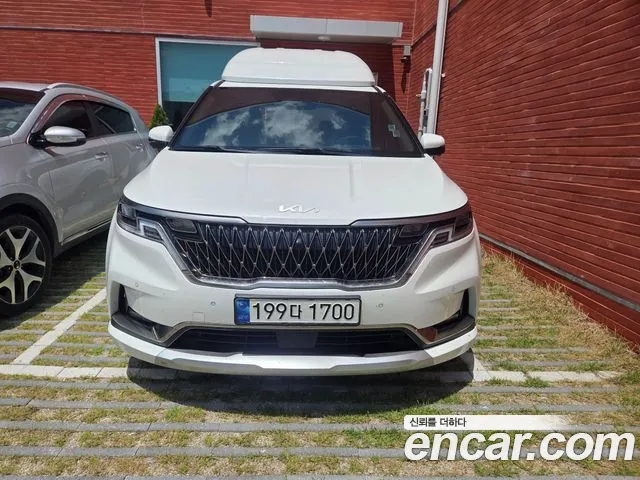 Kia Carnival 2023 thumb 3