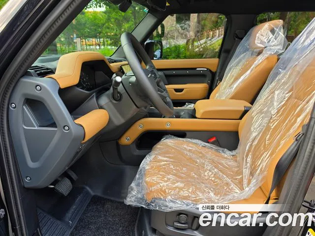 Land Rover Defender 2026 thumb 10