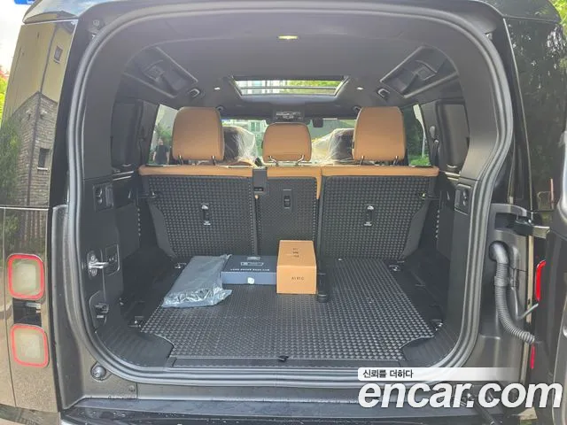 Land Rover Defender 2026 thumb 12
