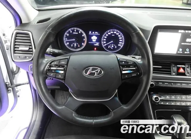 Hyundai Grandeur 2016 thumb 3