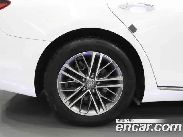 Hyundai Grandeur 2016 thumb 5