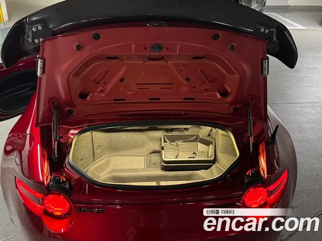 Mazda MX-5 Miata 2021 thumb 7