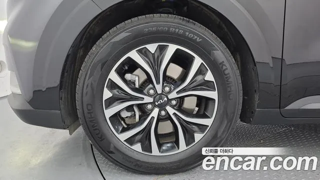 Kia Carnival 2021 thumb 3
