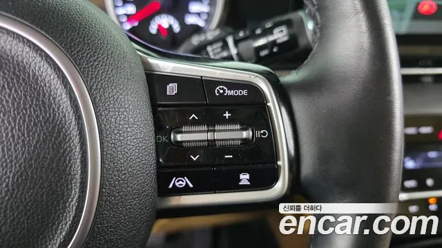 Kia Carnival 2021 thumb 9