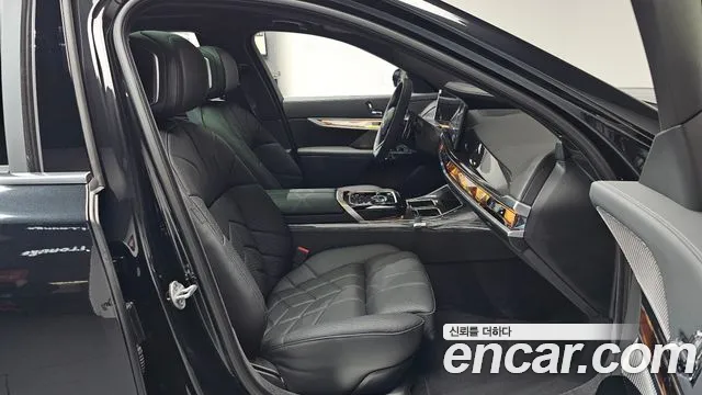 BMW 7 серии 2026 thumb 10