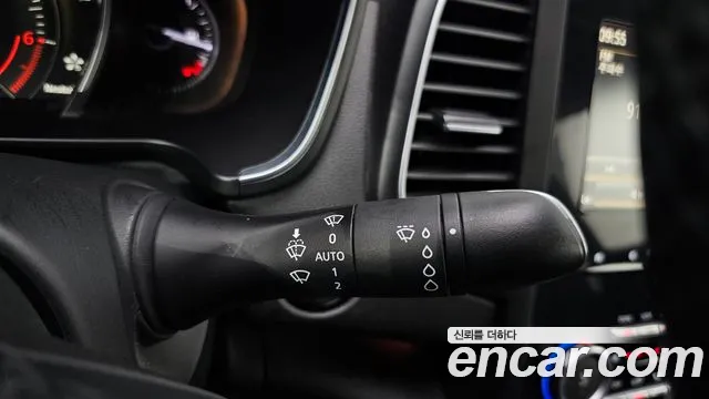 Renault Megane 2017 thumb 2