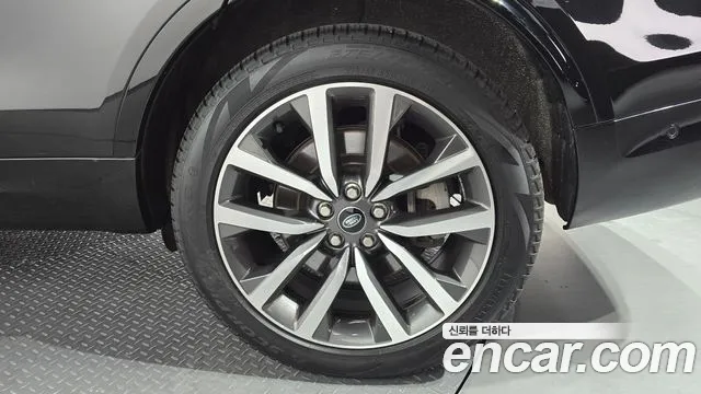 Land Rover Discovery 2021 thumb 2