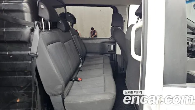 Hyundai Staria 2022 thumb 9