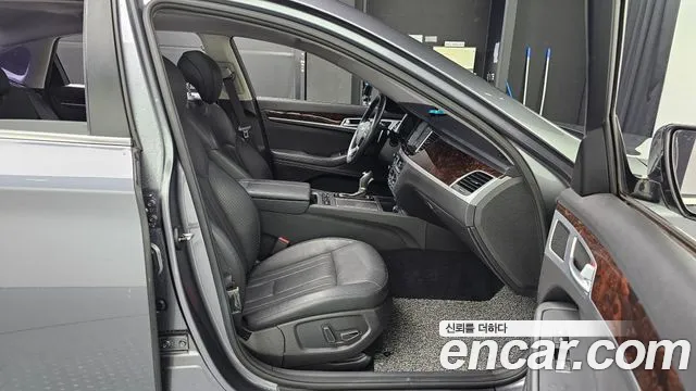 Hyundai Genesis 2014 thumb 3