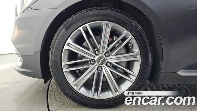 Genesis G80 2017 thumb 11