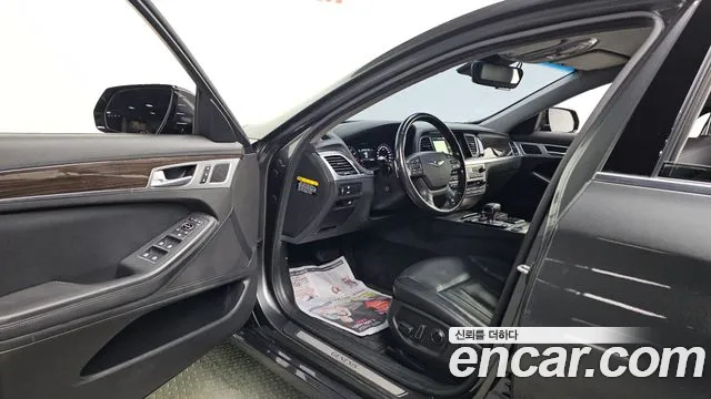 Genesis G80 2017 thumb 6