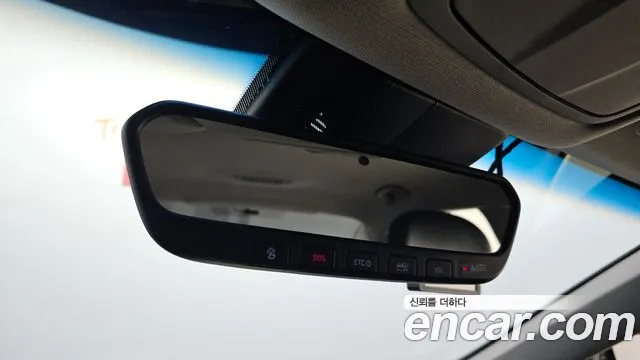 Genesis G80 2017 thumb 9