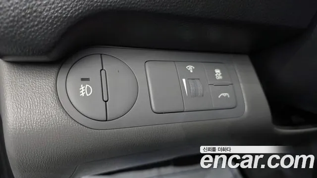 Hyundai Starex 2015 thumb 12