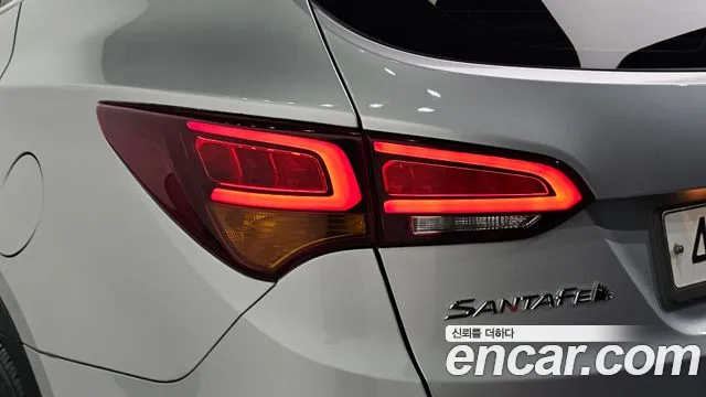 Hyundai Santa Fe 2017 thumb 6