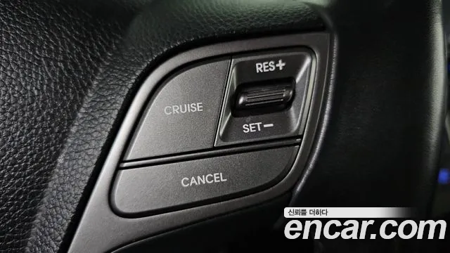 Hyundai Santa Fe 2017 thumb 11