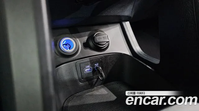 Hyundai Santa Fe 2017 thumb 12
