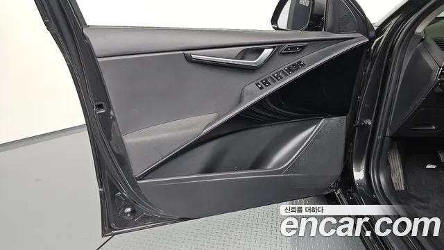 Kia Niro 2023 thumb 11