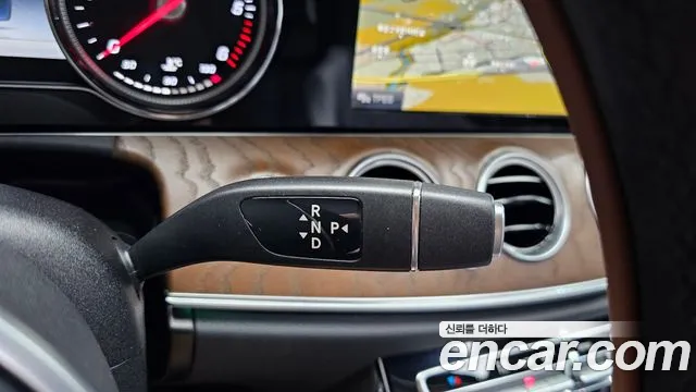 Mercedes-Benz E-Класс 2019 thumb 11