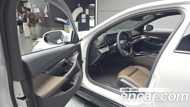 BMW 5 серии 2025 thumb 11