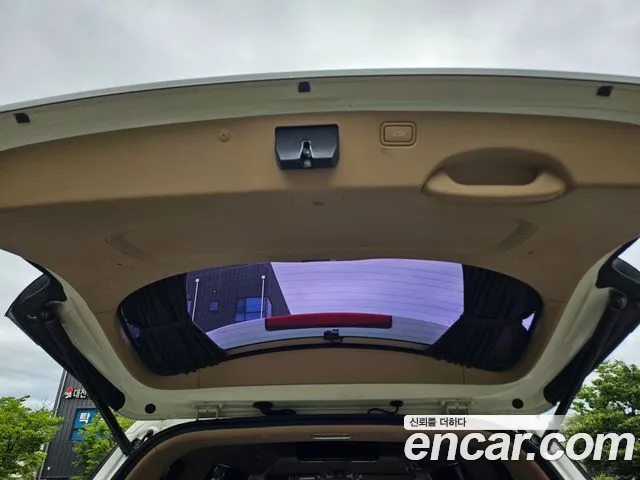 Kia Carnival 2015 thumb 5