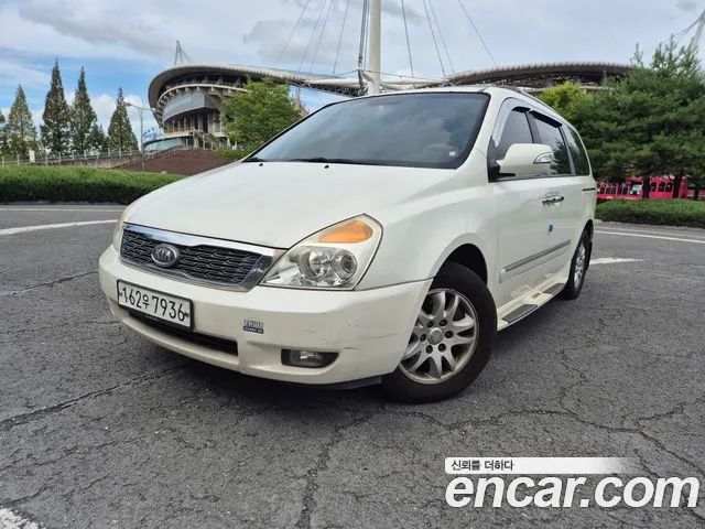 Kia Carnival 2011 thumb 2