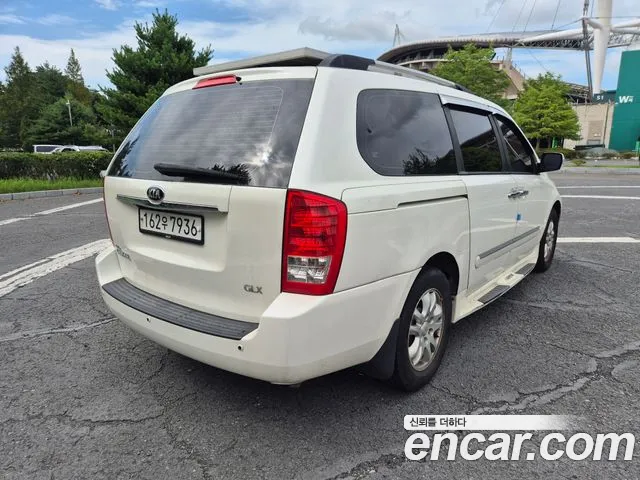 Kia Carnival 2011 thumb 9