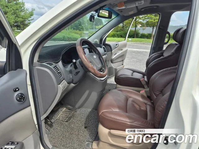 Kia Carnival 2011 thumb 6