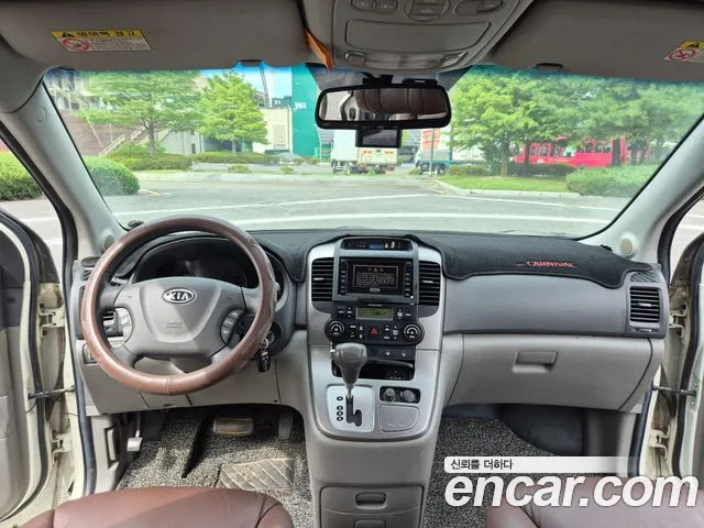 Kia Carnival 2011 thumb 4