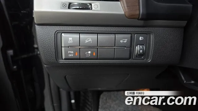 KG_Mobility_Ssangyong Rexton 2018 thumb 6