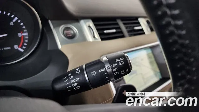 Land Rover Range Rover Evoque 2015 thumb 3