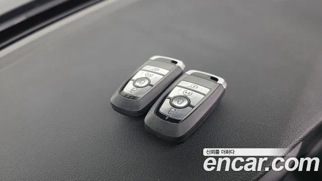 Ford Explorer 2020 thumb 10