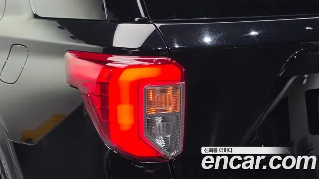 Ford Explorer 2020 thumb 11