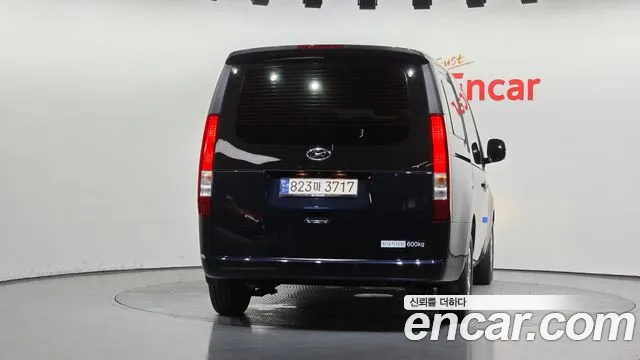 Hyundai Staria 2023 thumb 7