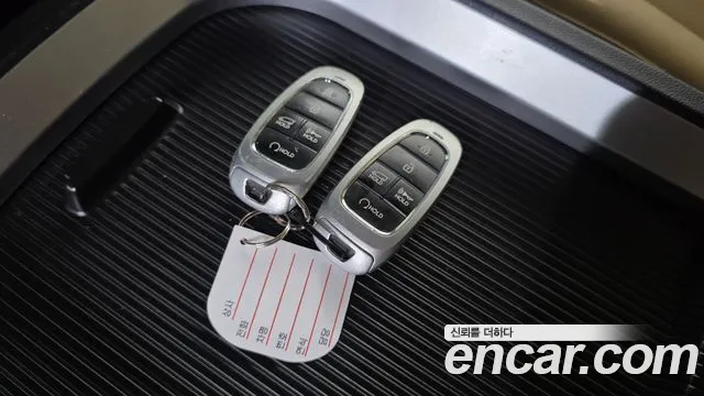 Hyundai Staria 2023 thumb 9