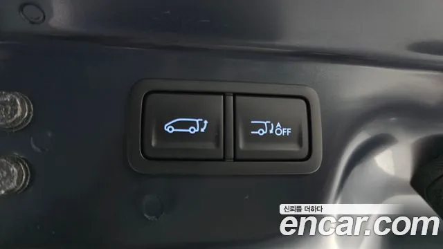 Hyundai Staria 2023 thumb 4