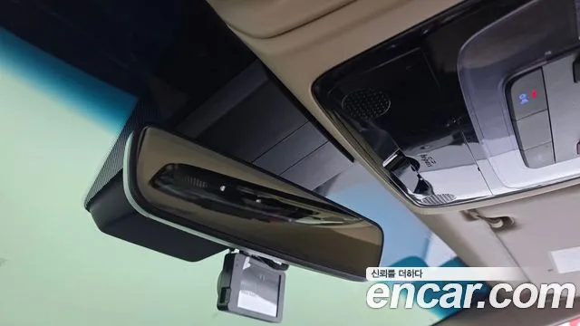 Hyundai Staria 2023 thumb 11