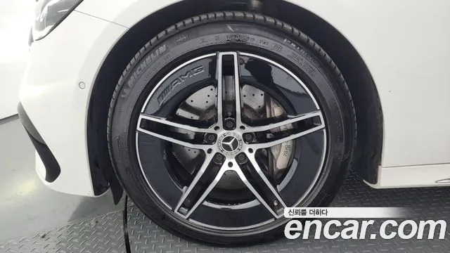Mercedes-Benz E-Класс 2025 thumb 11