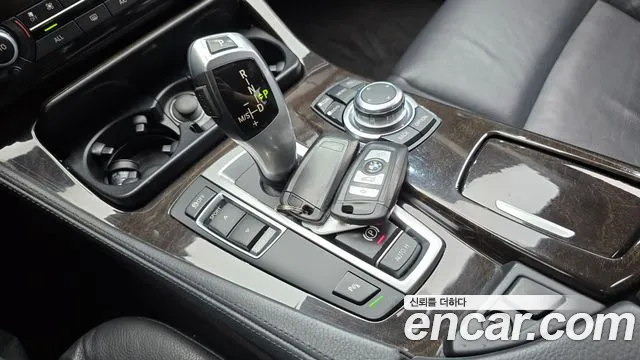 BMW 5 серии 2013 thumb 4