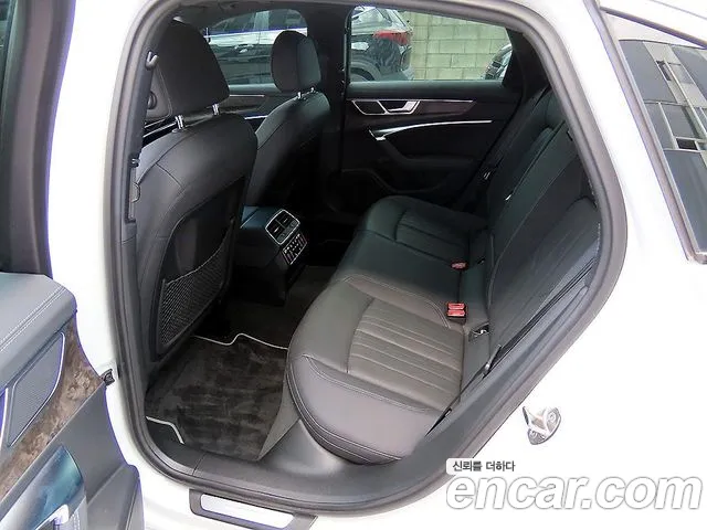 Audi A6 2021 thumb 3