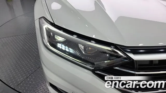 Volkswagen Jetta 2021 thumb 3