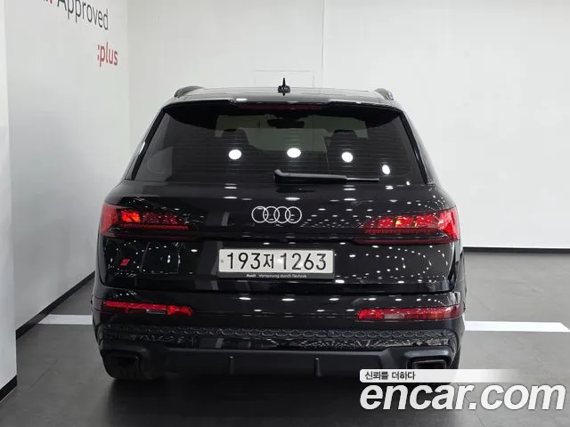 Audi Q7 2025 thumb 5