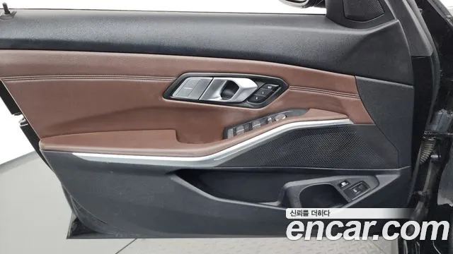 BMW 3 серии 2021 thumb 2