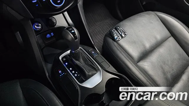 Hyundai Santa Fe 2015 thumb 8