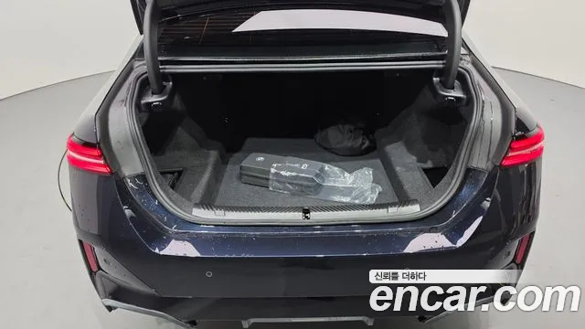 BMW 5 серии 2025 thumb 11