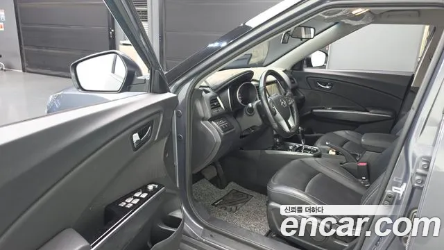 KG_Mobility_Ssangyong TIBOLI 2017 thumb 10
