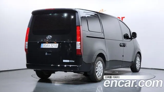 Hyundai Staria 2023 thumb 8