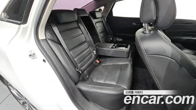 Renault Megane 2016 thumb 6