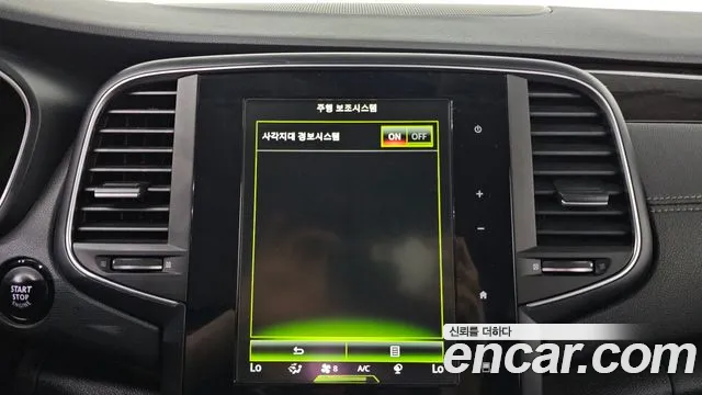 Renault Megane 2016 thumb 8