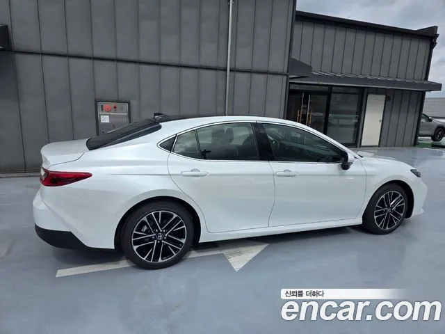 Toyota Camry 2026 thumb 3