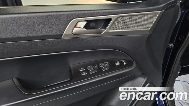 KG_Mobility_Ssangyong Rexton 2018 thumb 5